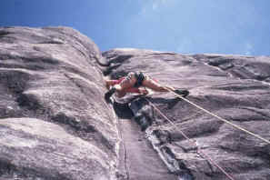 climb03a.jpg (85102 bytes)