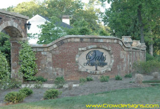 Oaks On Riverside Entrance Sign