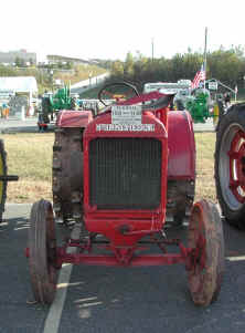 1926farmall01.jpg (92554 bytes)