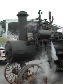 russellsteamengine02.jpg (65836 bytes)