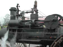 russellsteamengine05.jpg (66279 bytes)